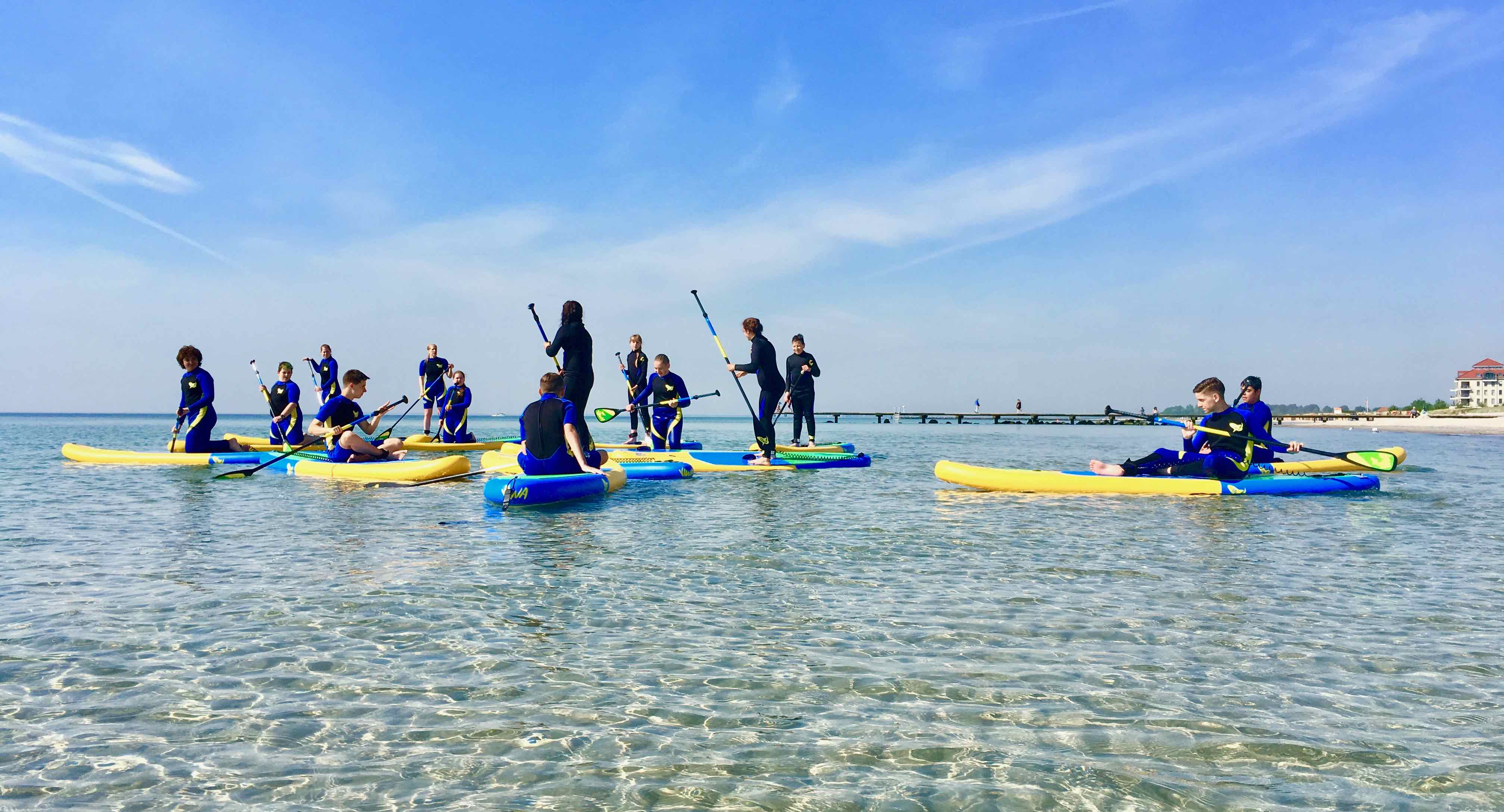 Anziehen, aufsteigen, ablegen Produkte, die Spaß machen
—
<small>Quelle: (link: https://www.facebook.com/search/top/?q=wasserspaß%20fehmarn text:Wasserrspaß Fehmarn)</small>